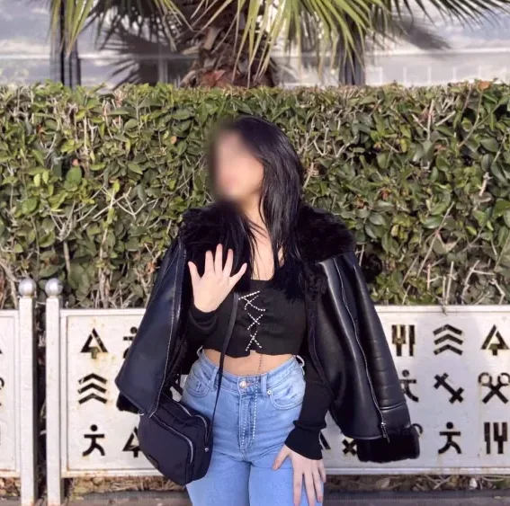 Chiara, 19