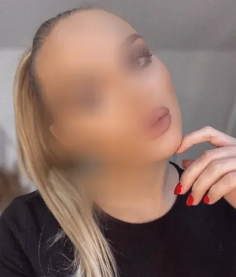 Denise, 31
