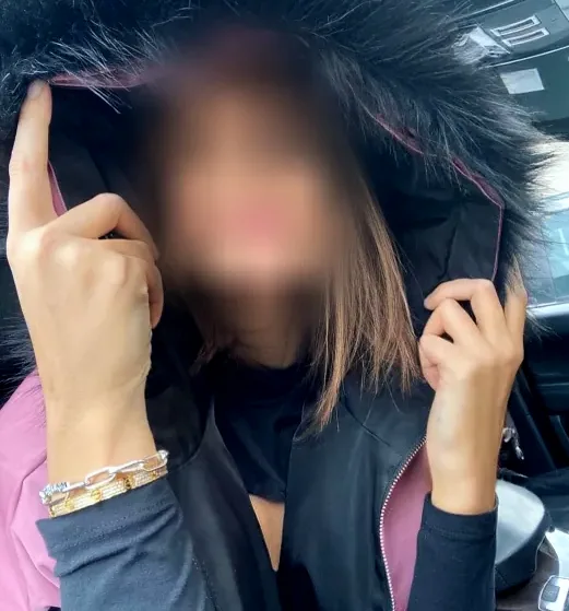Elisabeth, 28