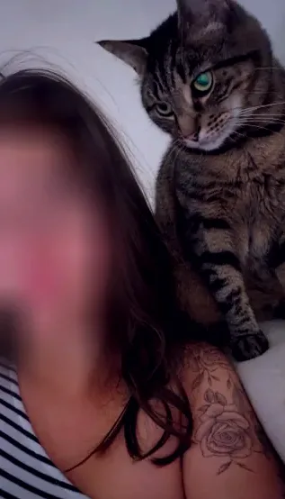 Ingrid, 28