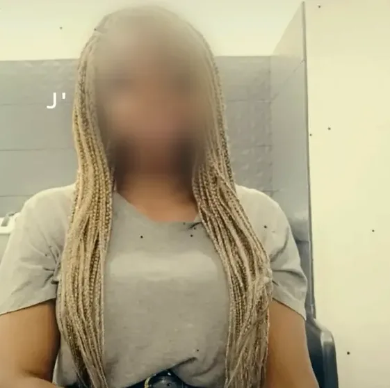 Isabella, 39