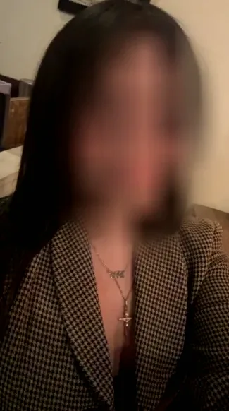 Nina, 29