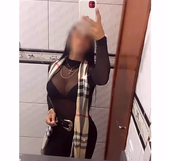 Sarah, 32