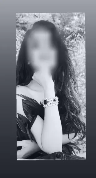Selina, 28