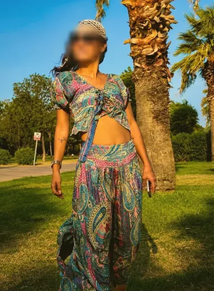 Selina, 33