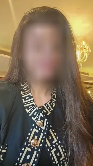 Sophie, 37