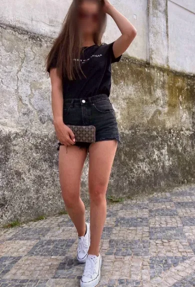 Stefanie, 33
